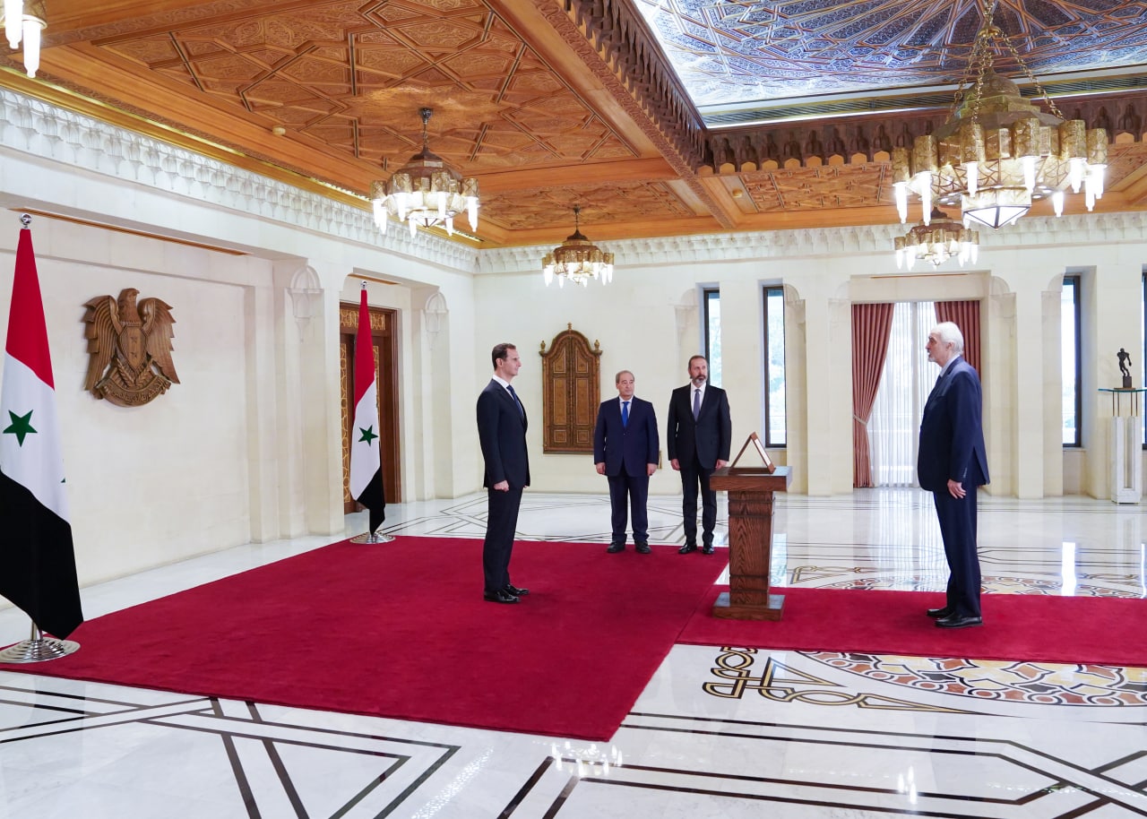 أمام الرئيس الأسد... الجعفري يؤدي اليمين القانونية سفيراً لسورية لدى روسيا