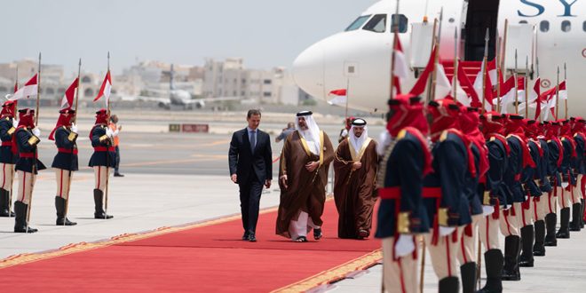 الرئيس الأسد يصل المنامة للمشاركة في أعمال القمة العربية بدورتها الثالثة والثلاثين