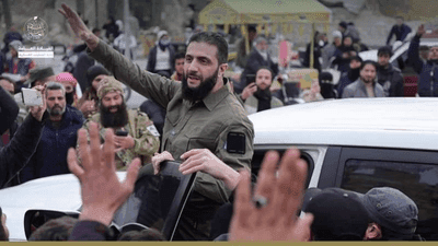 الرئيس أحمد الشرع يلقي التحية